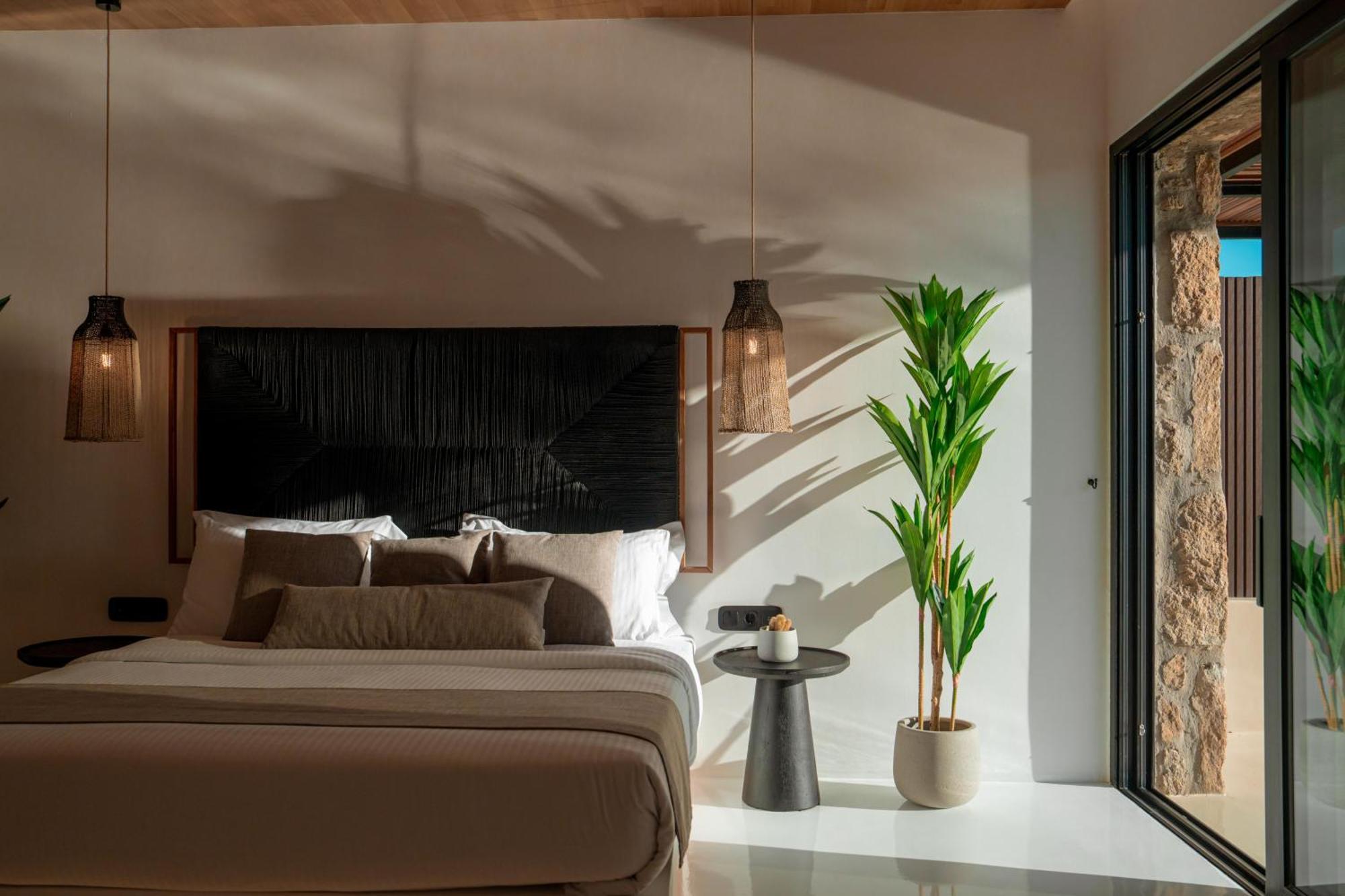 Black Ftelia (Mykonos)