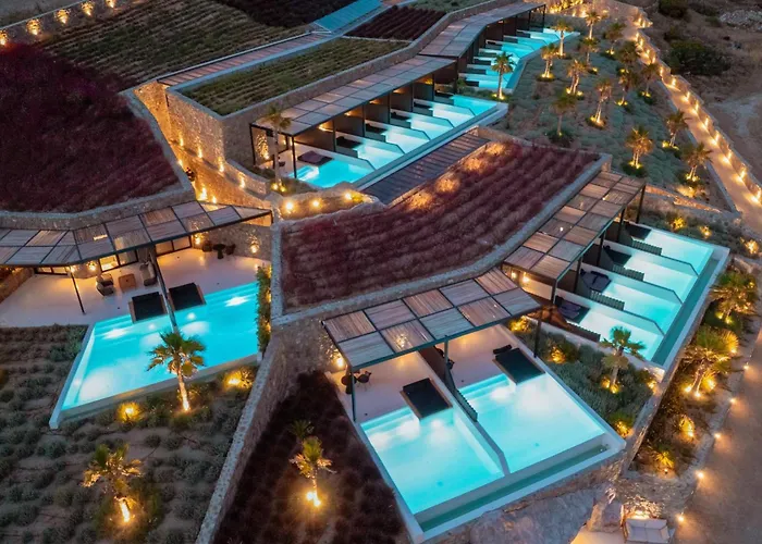 Ftelia Black Villas