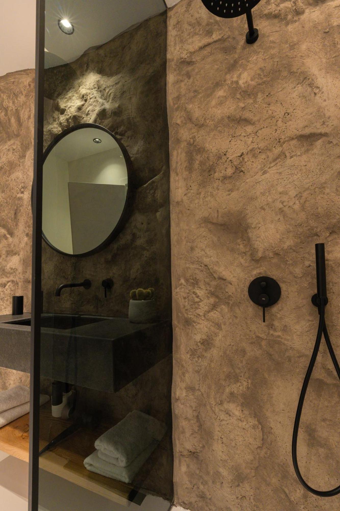 Hotel Black
