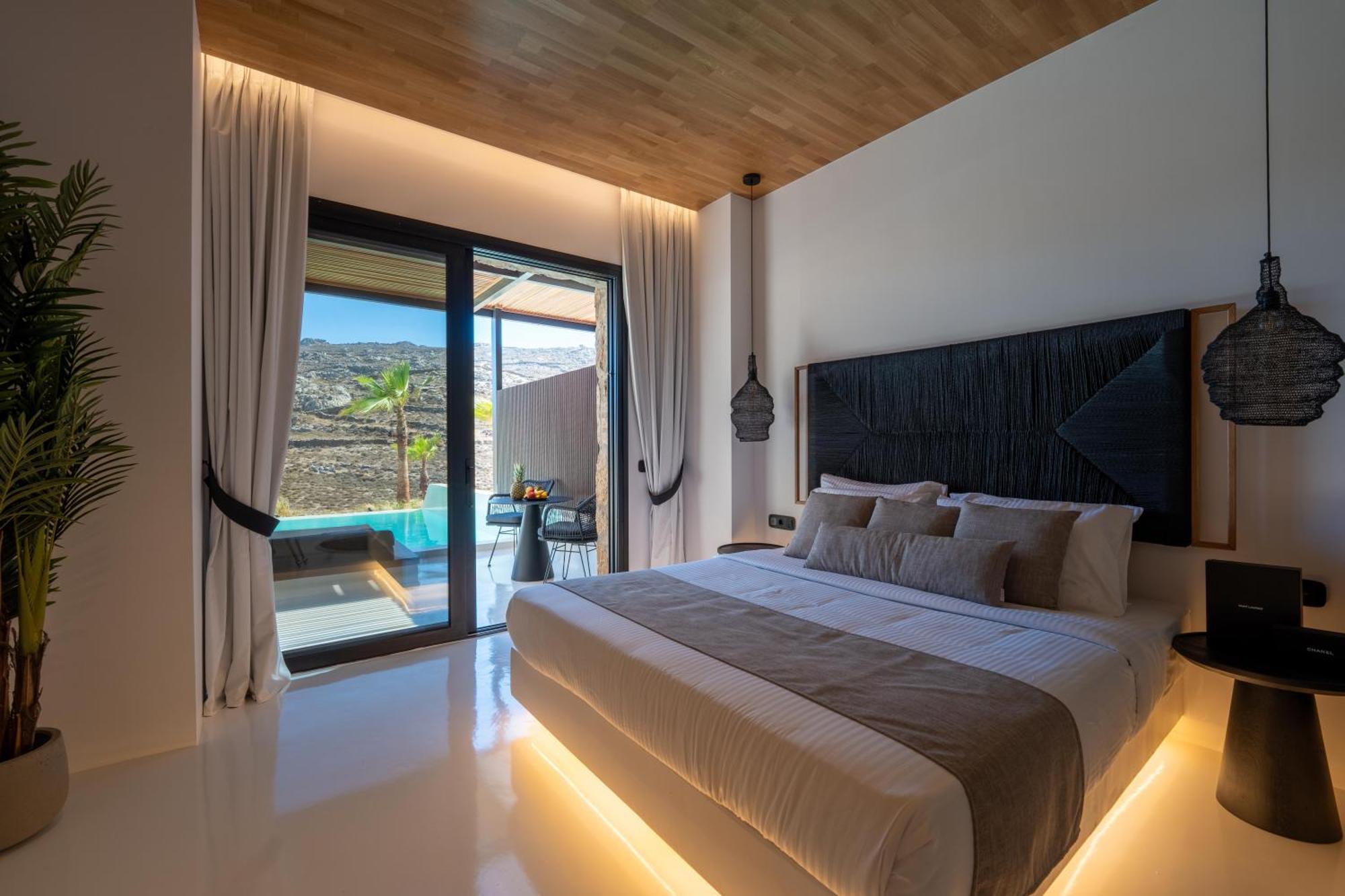 Black Hotel