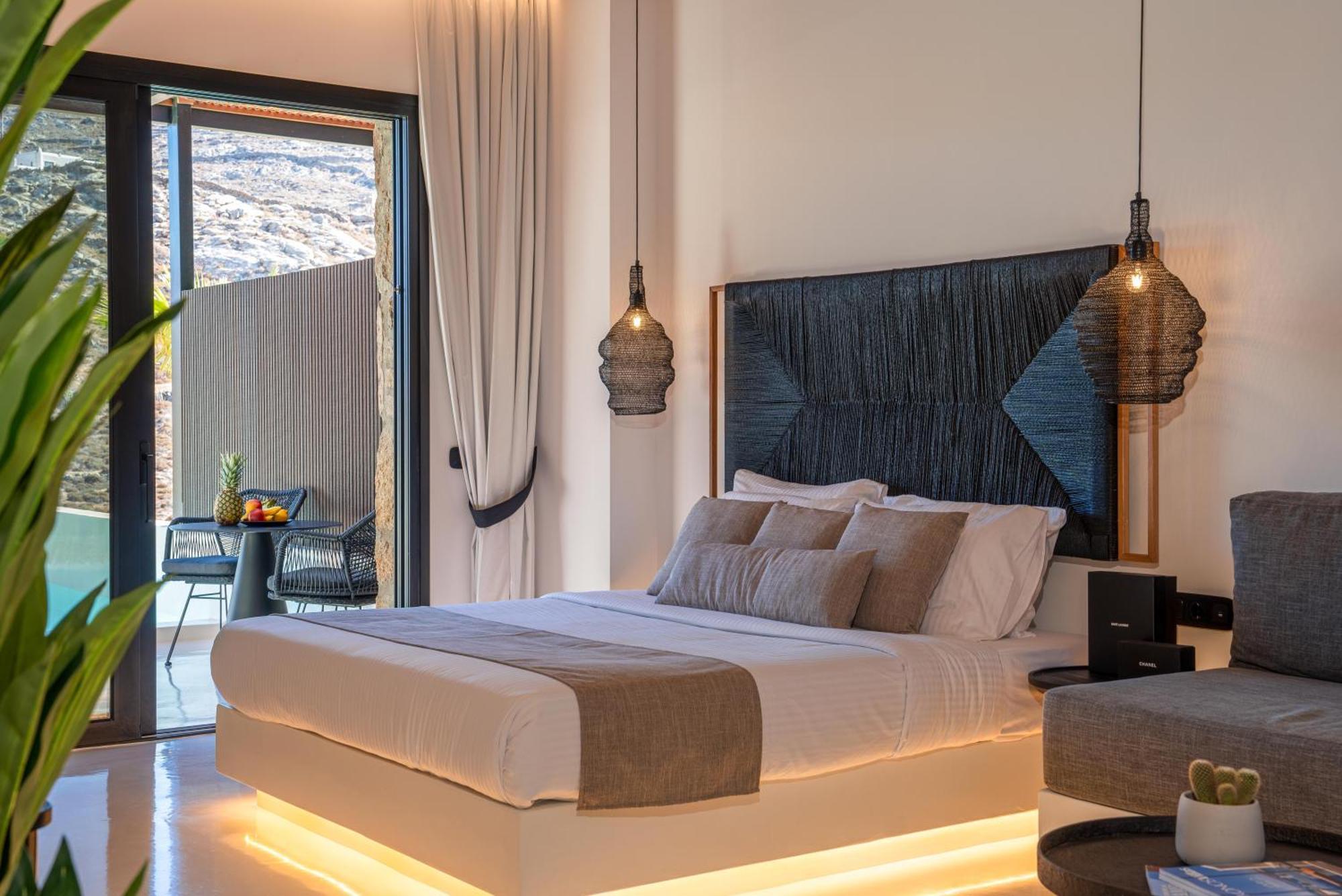 Black Hotel