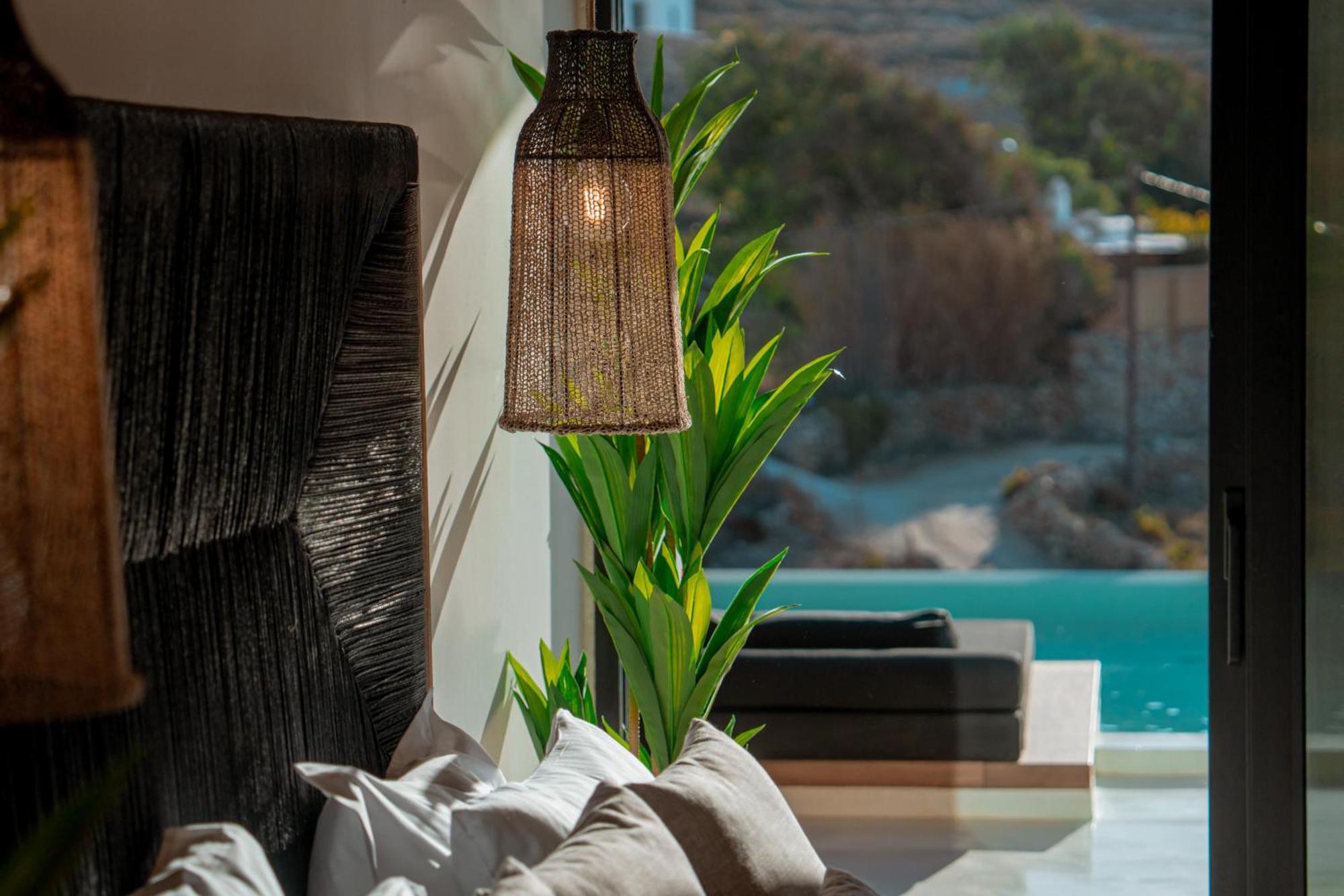 Black * Ftelia (Mykonos)