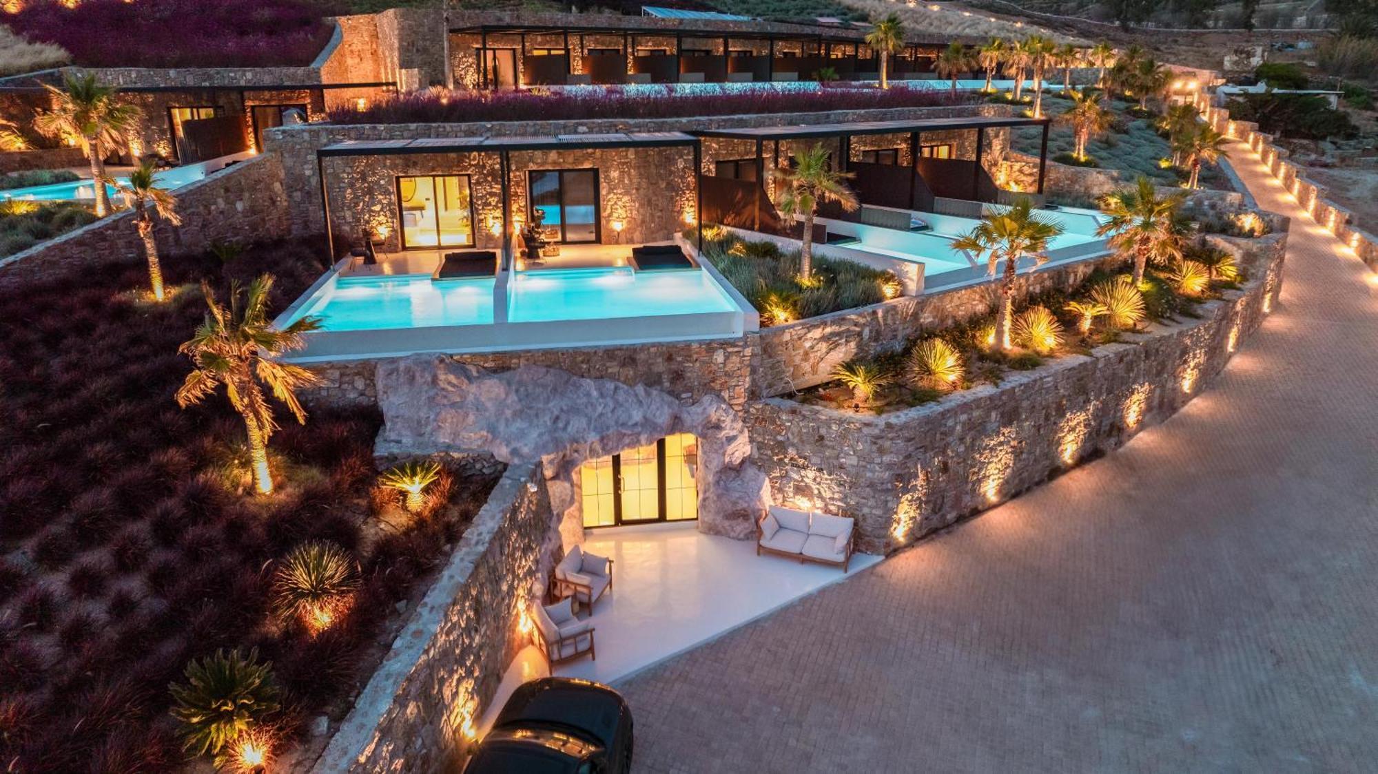 Black * Ftelia (Mykonos)
