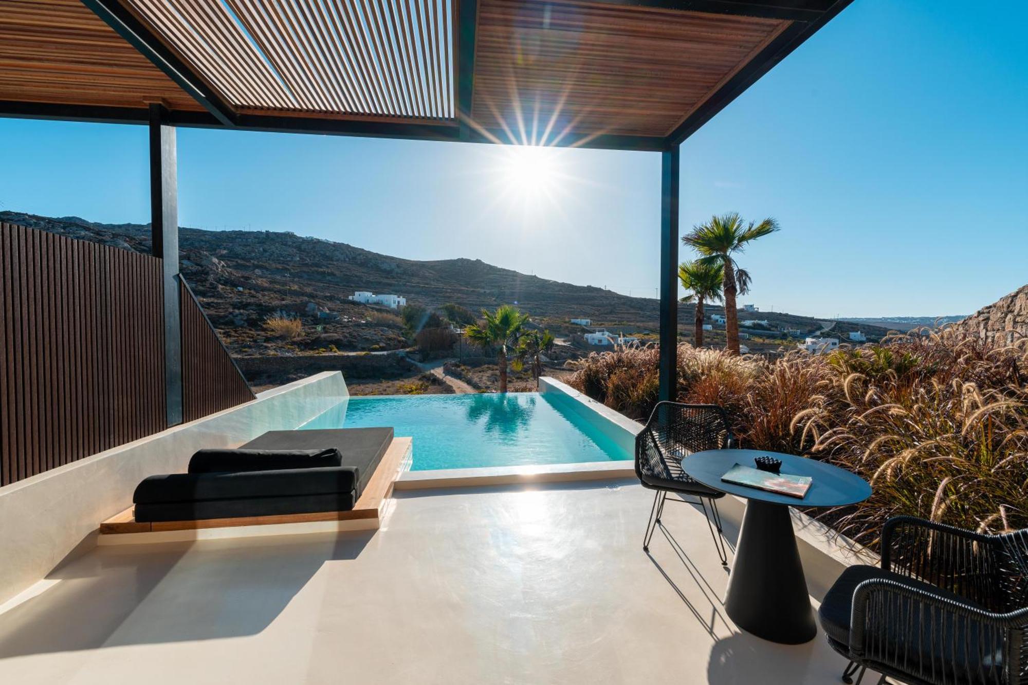Black * Ftelia (Mykonos)